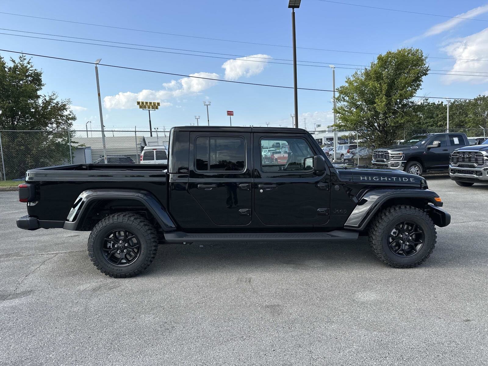 2025 Jeep Gladiator Sport photo 2