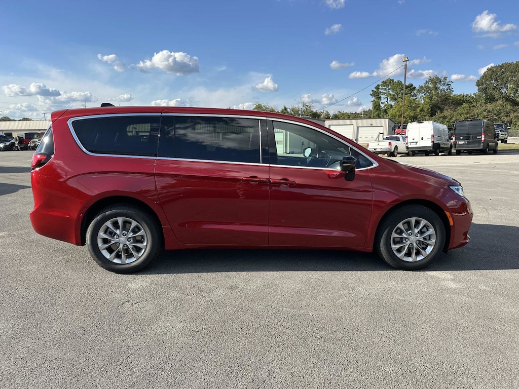 New 2026 Chrysler Pacifica Select Passenger Van