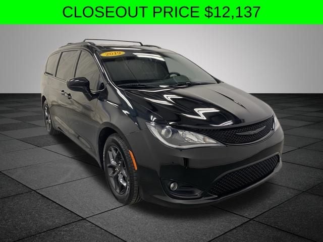 2019 Chrysler Pacifica Touring L Plus's photo