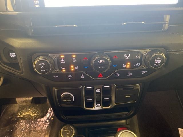 2026 Jeep Wrangler 4-Door Sahara - Photo 13