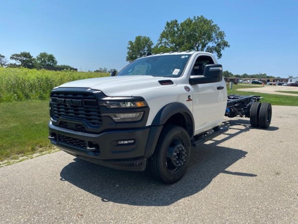 New 2026 Ram 5500 Chassis Cab TRADESMAN REGULAR 4X2 120' CA Pickup