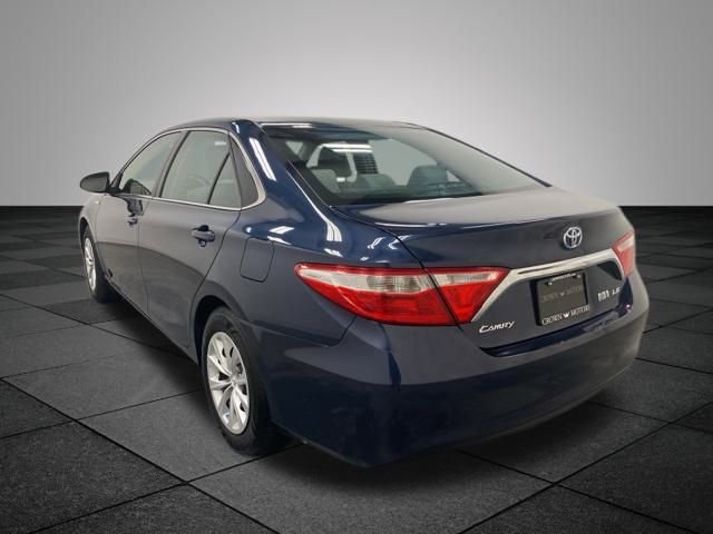 2015 Toyota Camry Hybrid LE photo 4
