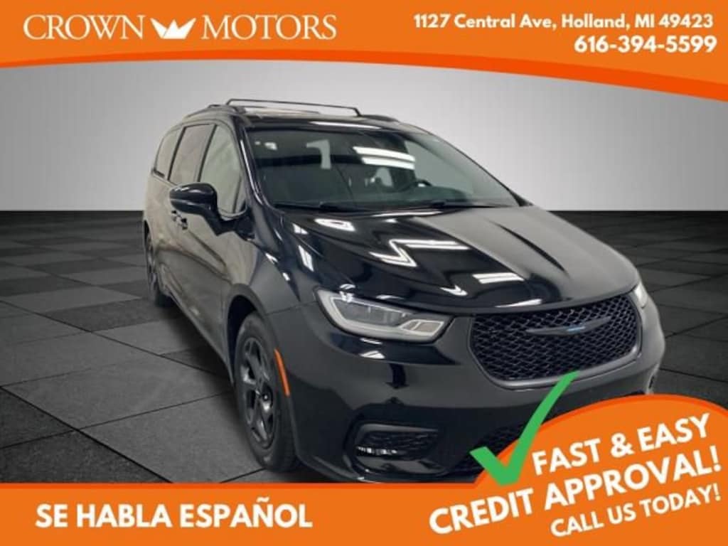 Used 2021 Chrysler Pacifica Hybrid Hybrid Limited Van Passenger Van
