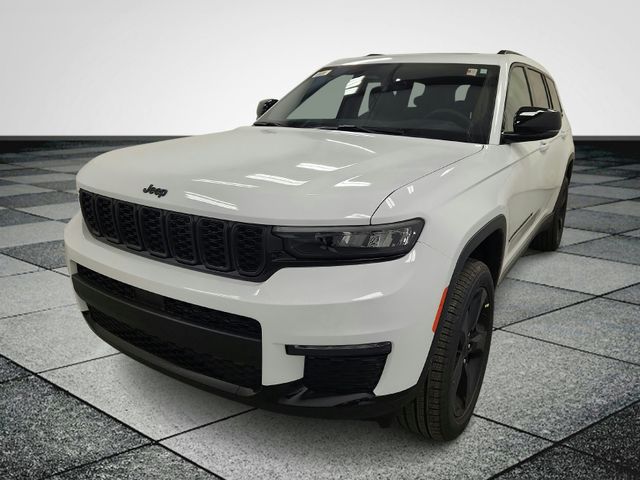 2025 Jeep Grand Cherokee Limited photo 3