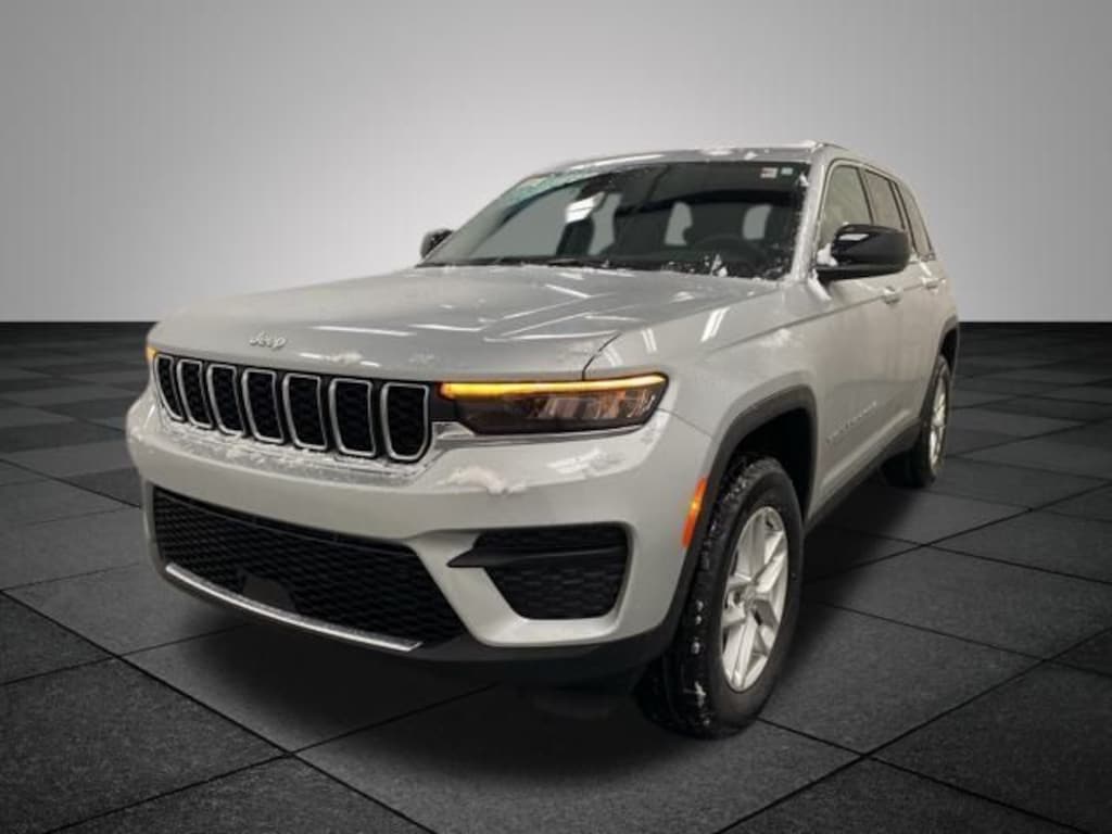 New 2025 Jeep Grand Cherokee LAREDO X 4X4 Sport Utility