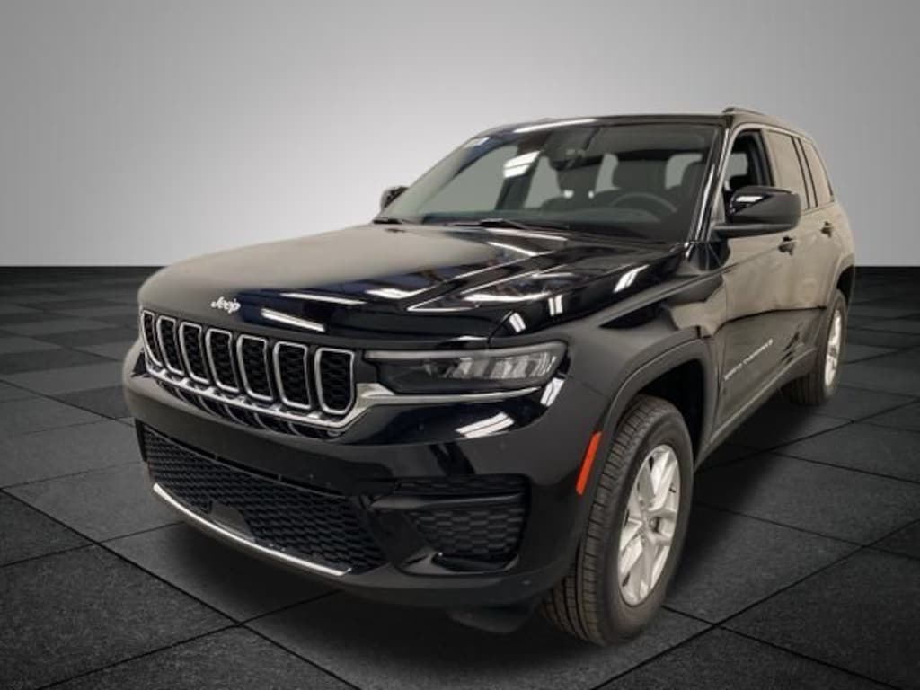 New 2025 Jeep Grand Cherokee LAREDO X 4X4 Sport Utility