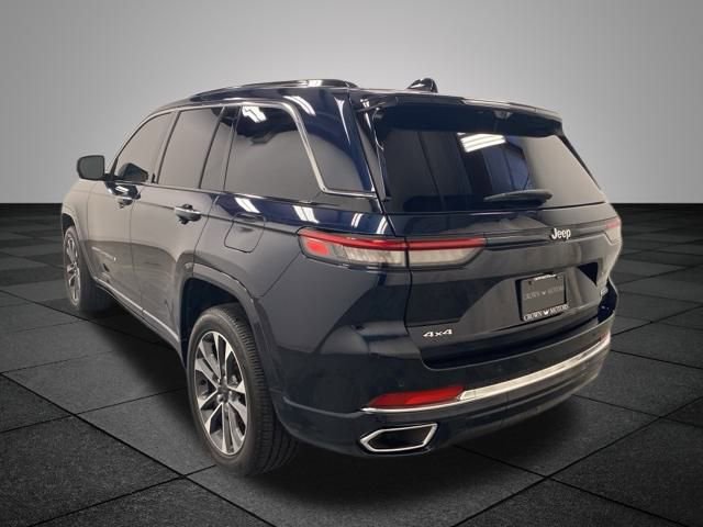 2023 Jeep Grand Cherokee Overland photo 3