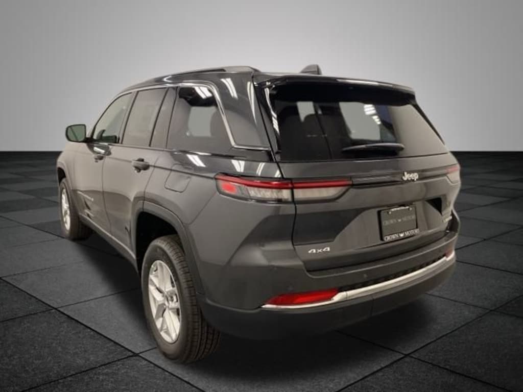 New 2025 Jeep Grand Cherokee LAREDO X 4X4 Sport Utility