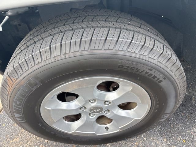 2014 Jeep Wrangler Unlimited Sahara photo 2