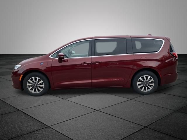 2022 Chrysler Pacifica Hybrid Touring L photo 4