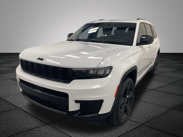 2021 Jeep Grand Cherokee Altitude photo 2