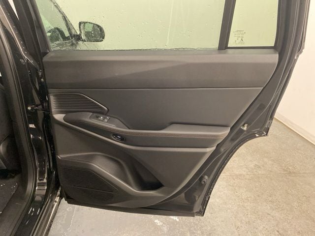 2026 Jeep Cherokee Limited - Photo 25