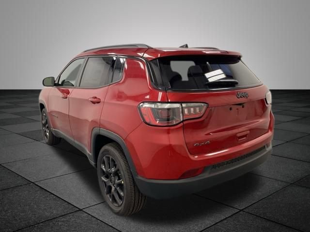 2025 Jeep Compass Latitude photo 4
