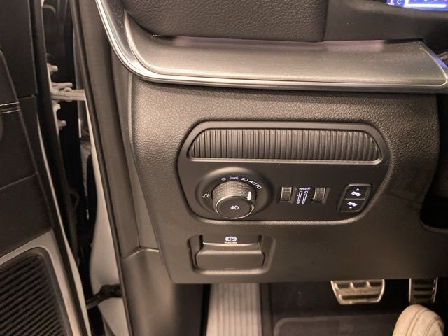 2023 Jeep Wagoneer Series II - Photo 19