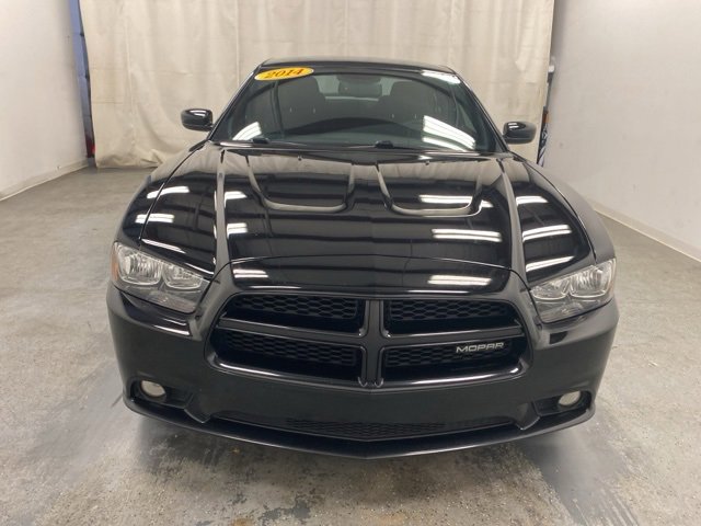 Used 2014 Dodge Charger SXT with VIN 2C3CDXJGXEH233364 for sale in Holland, MI