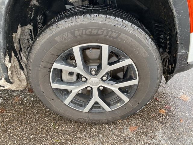 2025 Jeep Grand Cherokee Limited photo 4