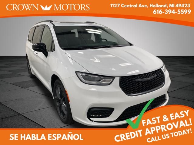 2026 Chrysler Pacifica Limited's photo