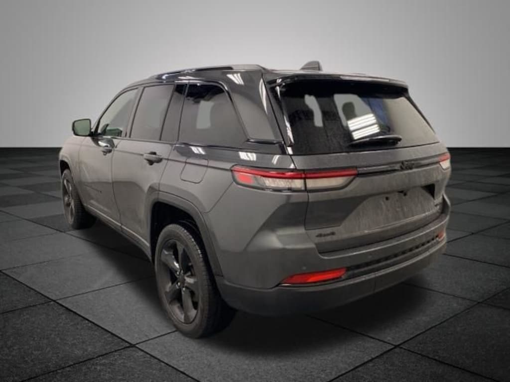 Used 2024 Jeep Grand Cherokee Limited SUV