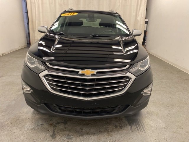 Used 2018 Chevrolet Equinox Premier with VIN 2GNAXVEV2J6113921 for sale in Holland, MI