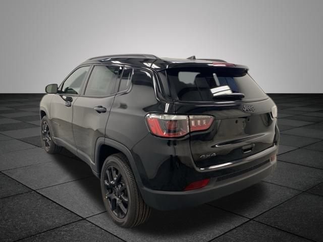 2026 Jeep Compass Latitude Altitude photo 2