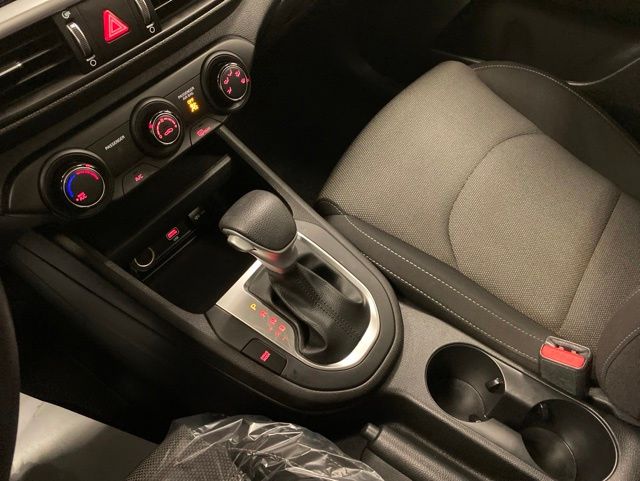 2023 Kia Forte LXS - Photo 14