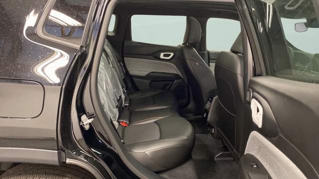 2026 Jeep Compass 85th Anniversary - Photo 34
