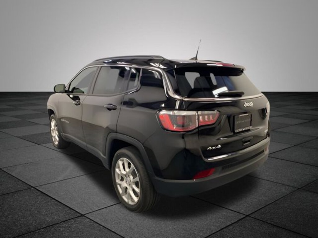Used 2023 Jeep Compass Latitude Lux SUV