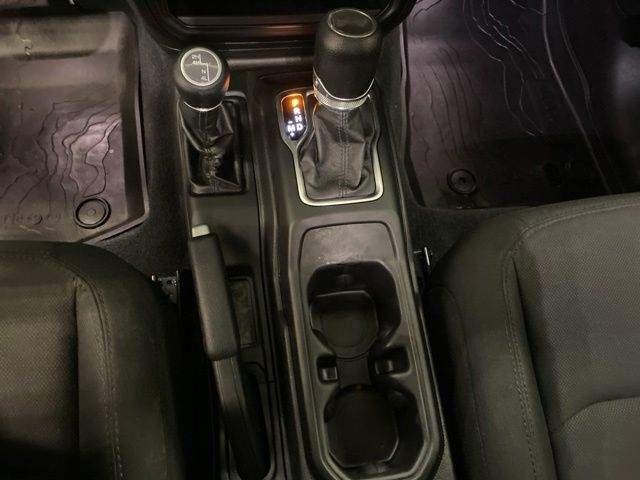 2022 Jeep Wrangler Sport - Photo 14
