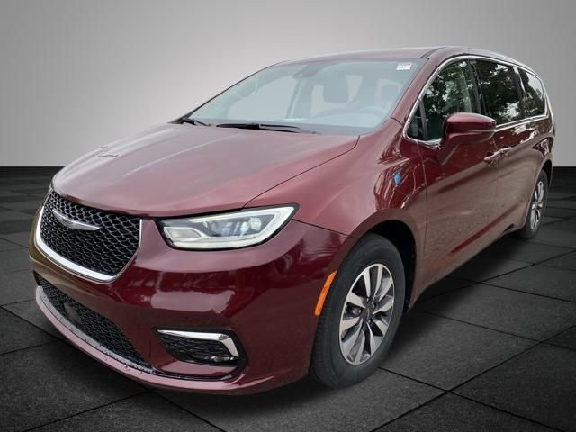 2022 Chrysler Pacifica Hybrid Touring L photo 3