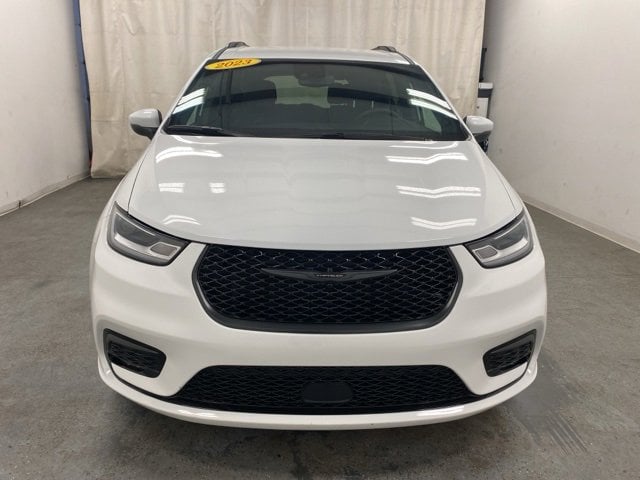 Used 2023 Chrysler Pacifica Touring L with VIN 2C4RC3BG8PR518822 for sale in Holland, MI