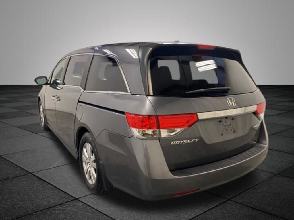 Used 2016 Honda Odyssey SE Van Passenger Van