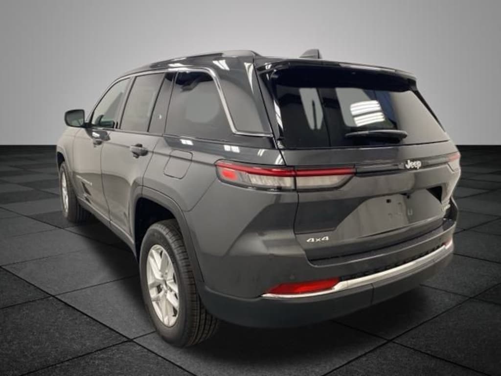 New 2025 Jeep Grand Cherokee LAREDO X 4X4 Sport Utility