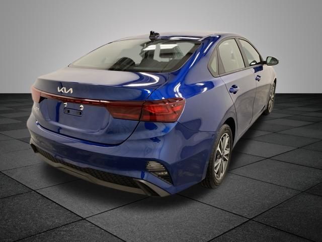 2023 Kia Forte LXS - Photo 7