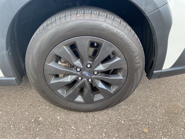 2023 Subaru Outback Onyx Edition photo 3