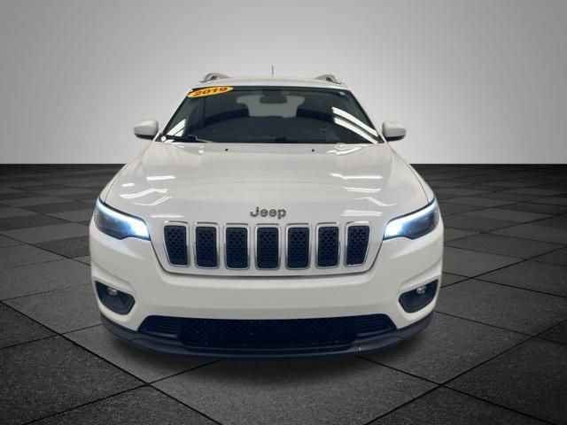 2019 Jeep Cherokee Latitude photo 2