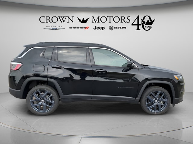 2026 Jeep Compass 85th Anniversary - Photo 4