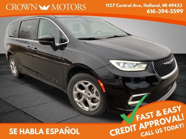 2024 Chrysler Pacifica Limited's photo