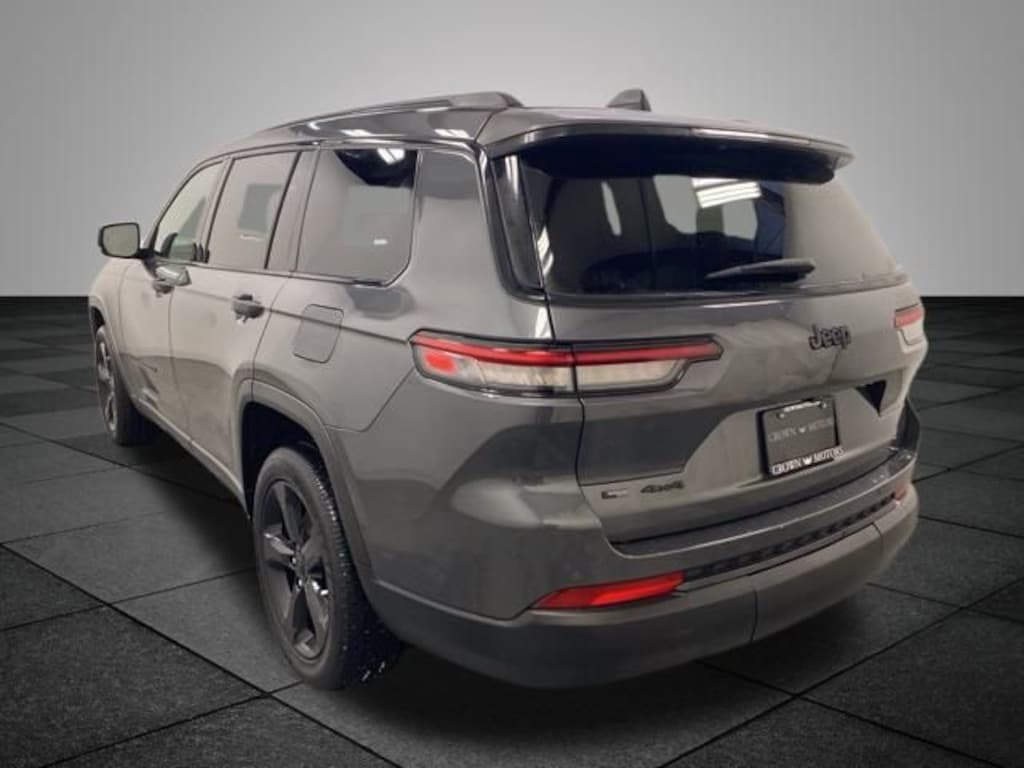 Used 2023 Jeep Grand Cherokee Altitude SUV