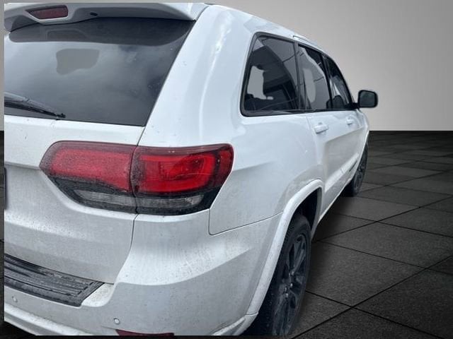 2020 Jeep Grand Cherokee Altitude photo 4