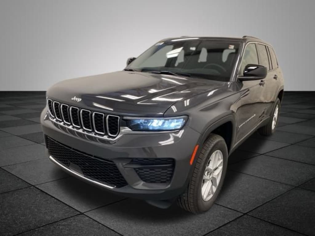 New 2025 Jeep Grand Cherokee LAREDO X 4X4 Sport Utility