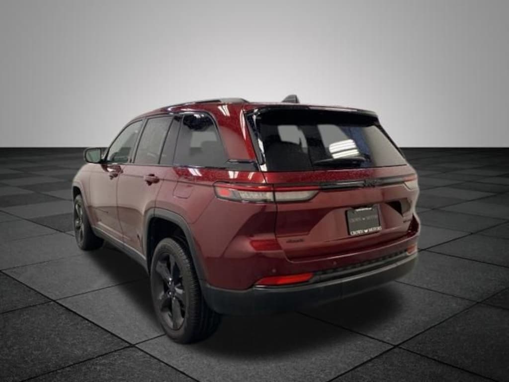 Used 2024 Jeep Grand Cherokee Limited SUV