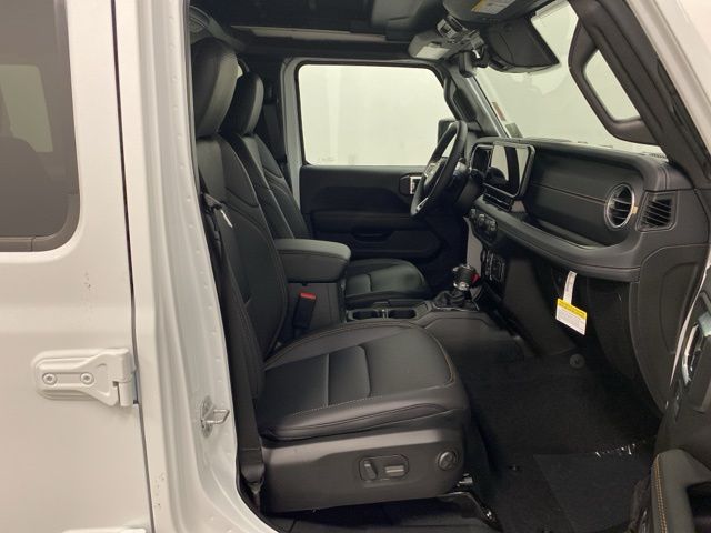 2026 Jeep Wrangler 4-Door Sahara - Photo 22