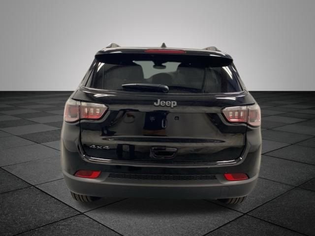 2026 Jeep Compass Latitude Altitude photo 3