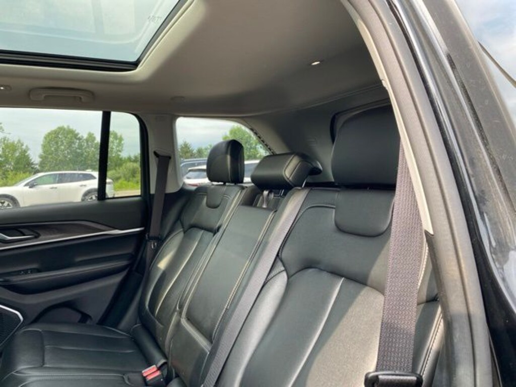 Used 2023 Jeep Grand Cherokee Limited SUV