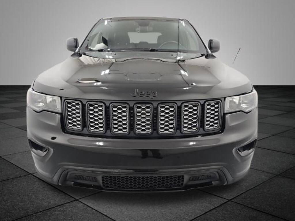 Used 2019 Jeep Grand Cherokee Altitude SUV