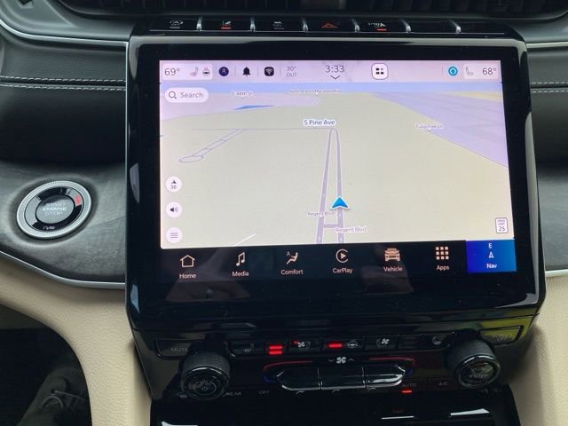 2025 Jeep Grand Cherokee Limited photo 3