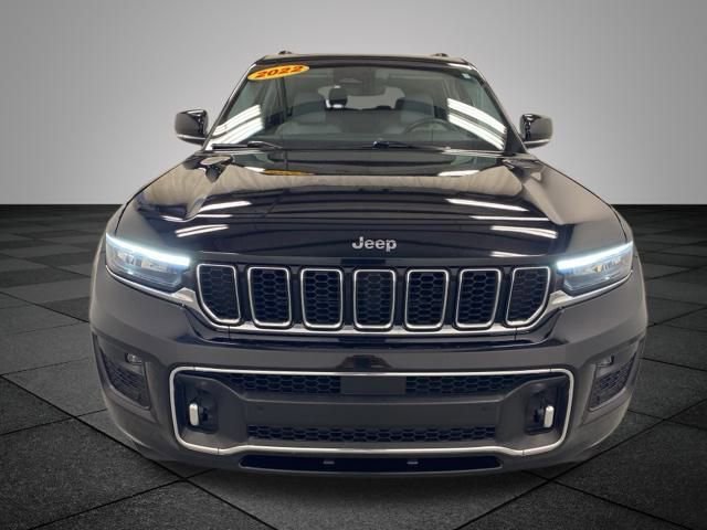 2022 Jeep Grand Cherokee Overland photo 2
