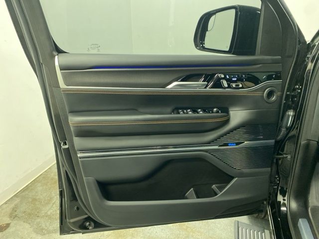 2024 Jeep Grand Wagoneer Series III - Photo 24