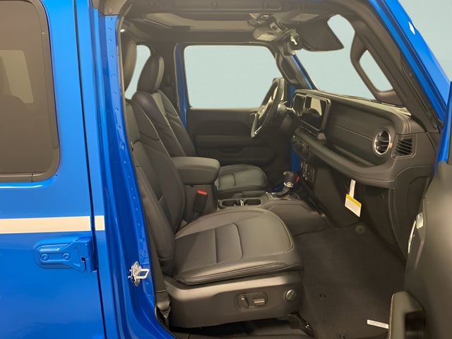 2026 Jeep Wrangler 4-Door Sahara - Photo 23