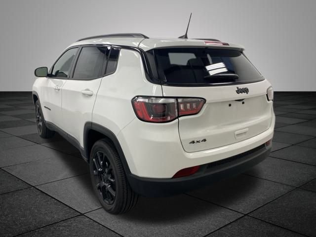 2025 Jeep Compass Latitude photo 4